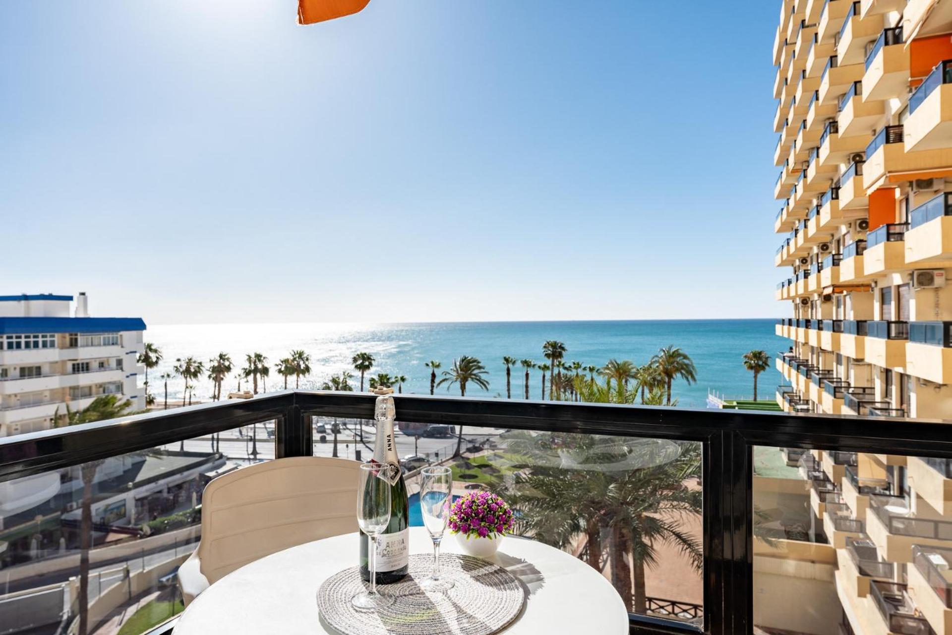 Malagasuite New Aloha Playa Benalmadena Bagian luar foto
